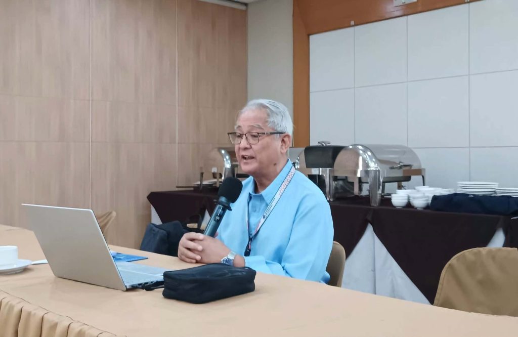Commission on Population and Development-Cordillera Regional Director Reynaldo Wong presents policy recommendations based on the 2025 NDHS results during the 2nd Quarter Meeting of the Regional Implementation Team for Responsible Parenthood and Reproductive Health on July 1, 2026.