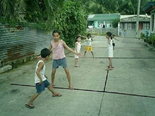 Patintero native Game