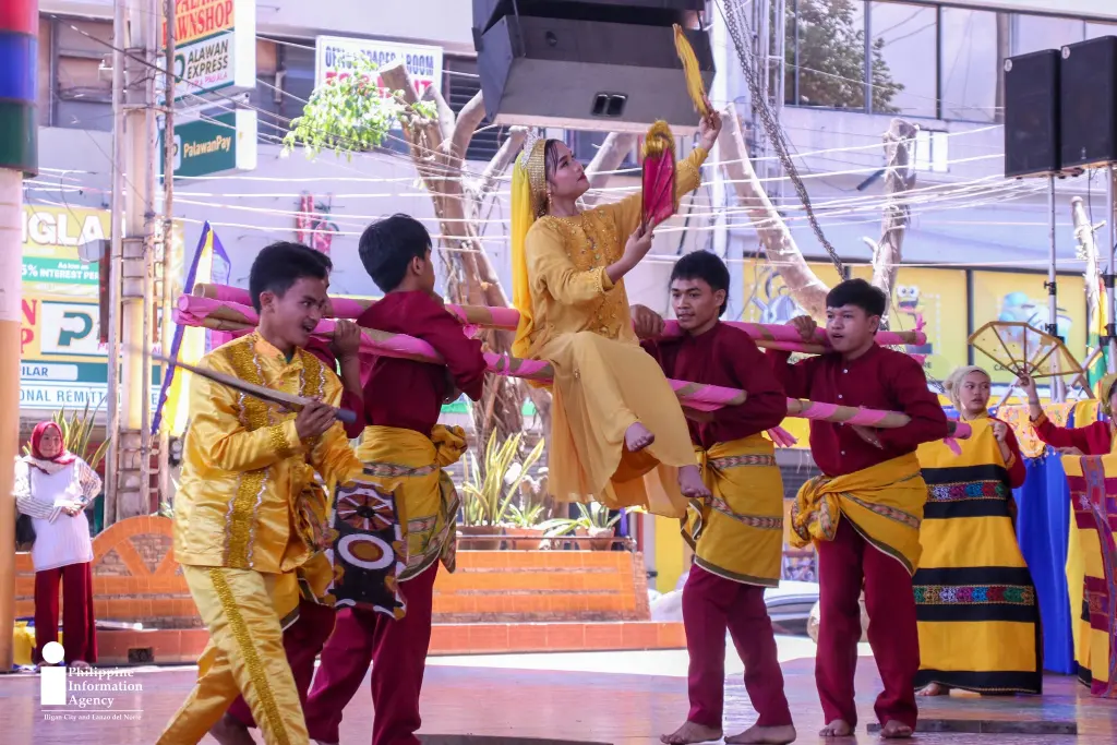 Dancers perform the Singkil, a famous Meranaw royal dance, at the Iligan City Public Plaza during the 4th Pakaradiyaan sa Iligan as part of the 4th Pakaradiyaan sa Iligan. (Photo: SBZ/PIA-10-Lanao del Norte) SINGKIL DANCE.