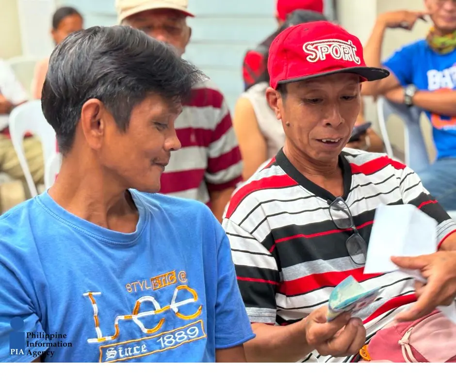 DSWD’s UPLIFT brings small aid, big relief to Ilokano families