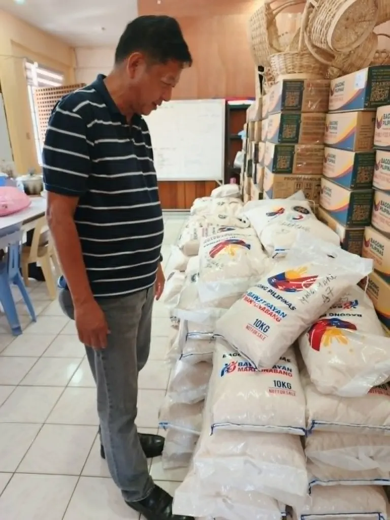 Dupax del Sur distributes Marcos administration’s rice aid to 1,666 families