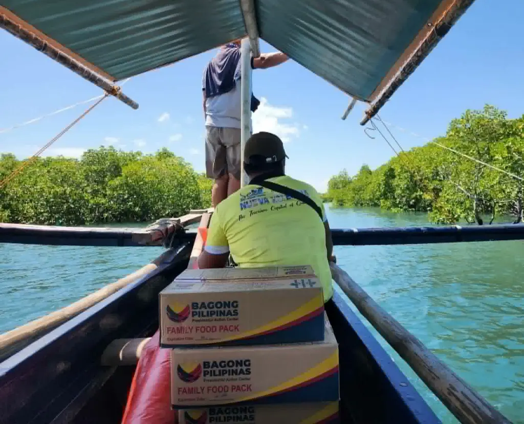 CoverPhoto_DSWD brings livelihood disaster aid to remote Guimaras island villages